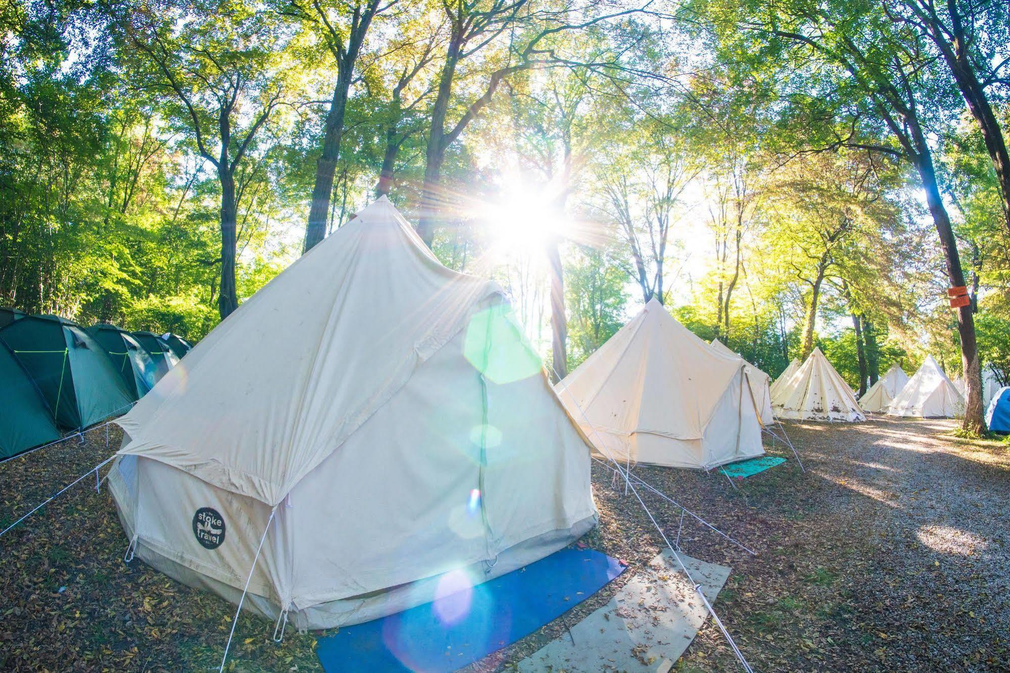 Готель Pamplona Camping Aizoain Екстер'єр фото