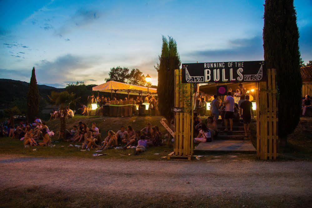 Готель Pamplona Camping Aizoain Екстер'єр фото